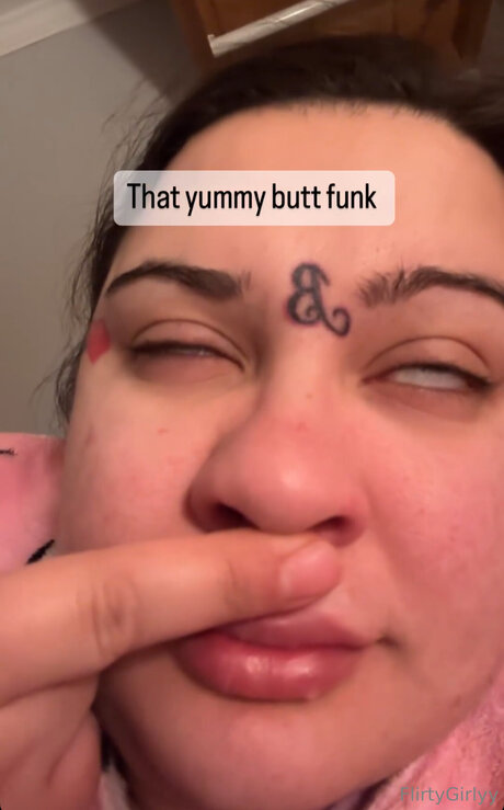 Bellathecat nudes model pictures