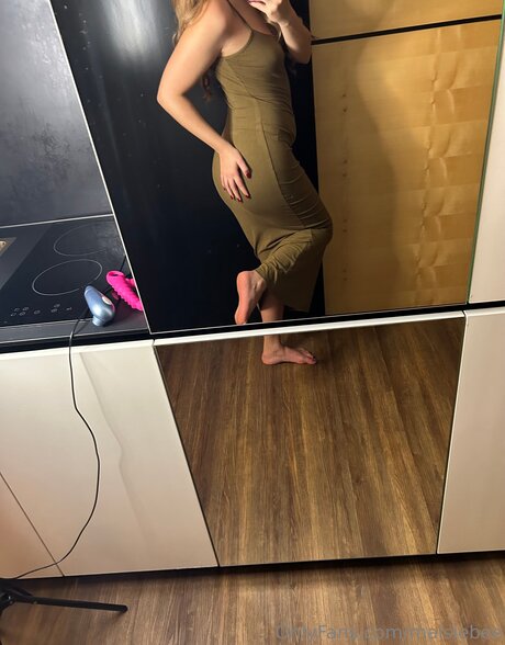 Maisiebee pornstar pretty archive