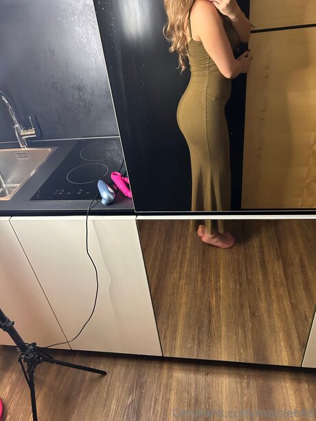 Maisiebee beautiful pornstar pictures