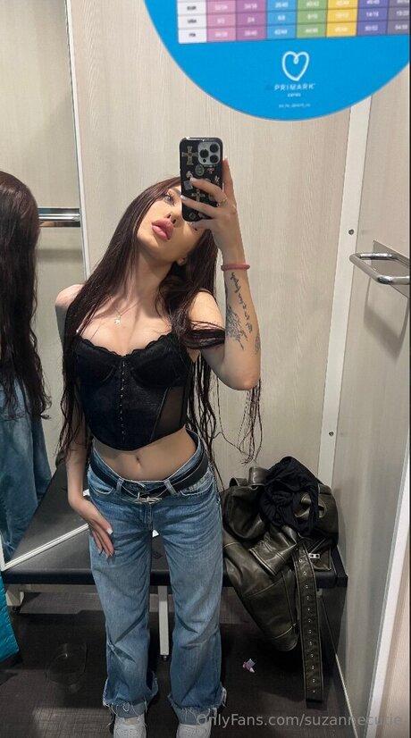Suzannecutie star nude pics