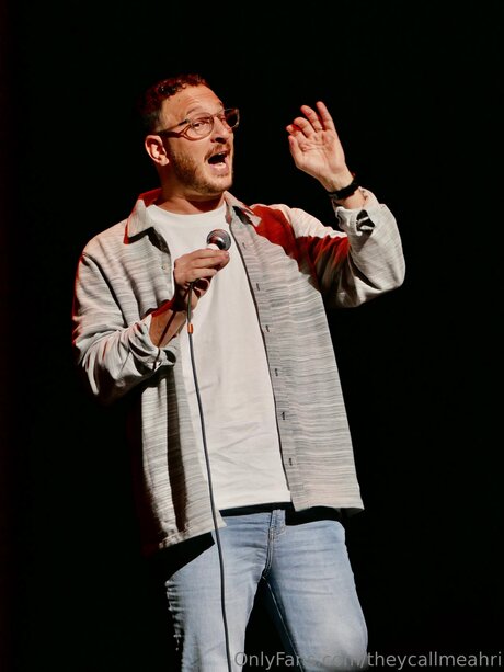 Theycallmeahri star exclusive pics