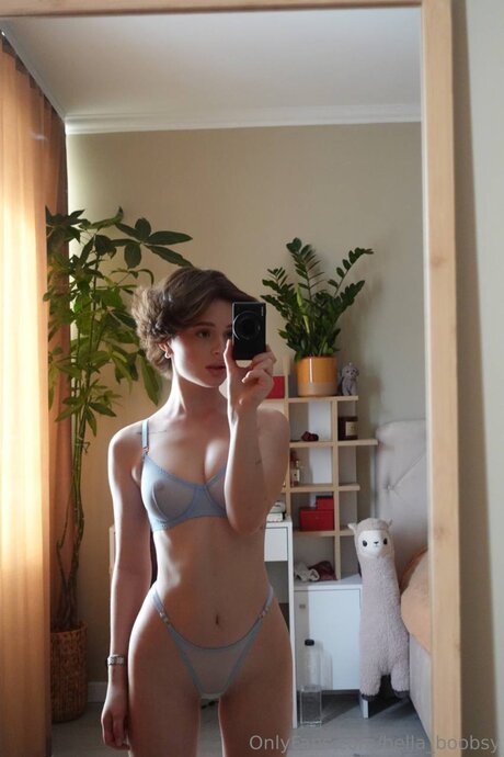 Bella Boobsy model hd archive