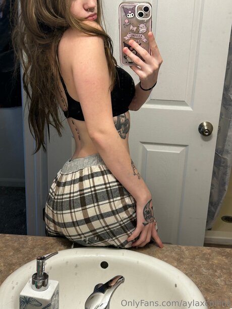 Aylaxcollins star perfect pic