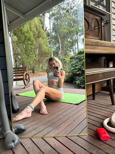 Isabella Moreau xxx pornstar photos