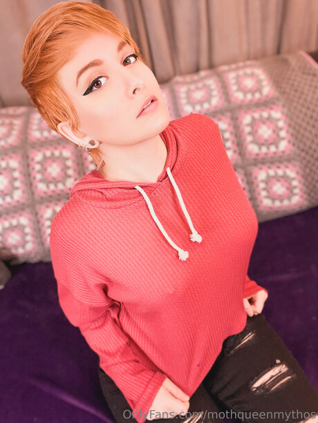 Mothqueenmythos erotic model image