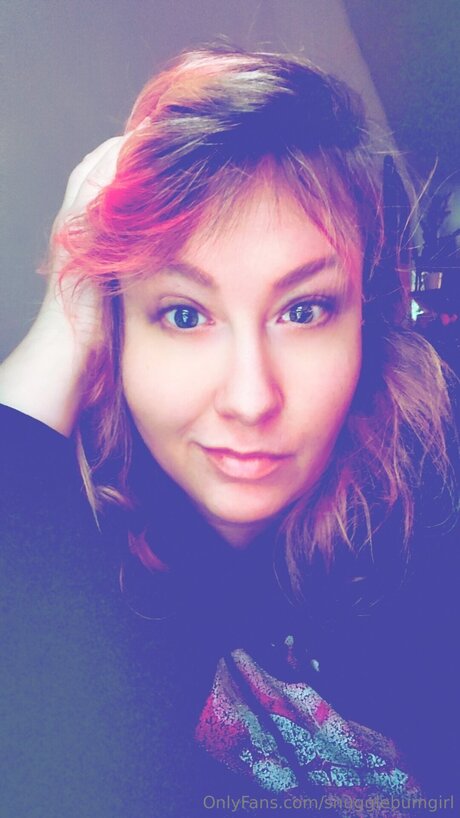 Snugglebumgirl nude star img