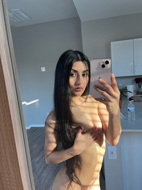 Amiramoonxo pornstar picture