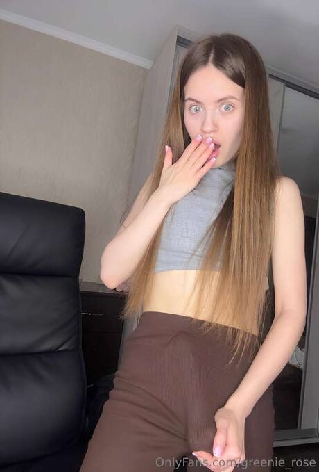 Greenie Rose model nudes image