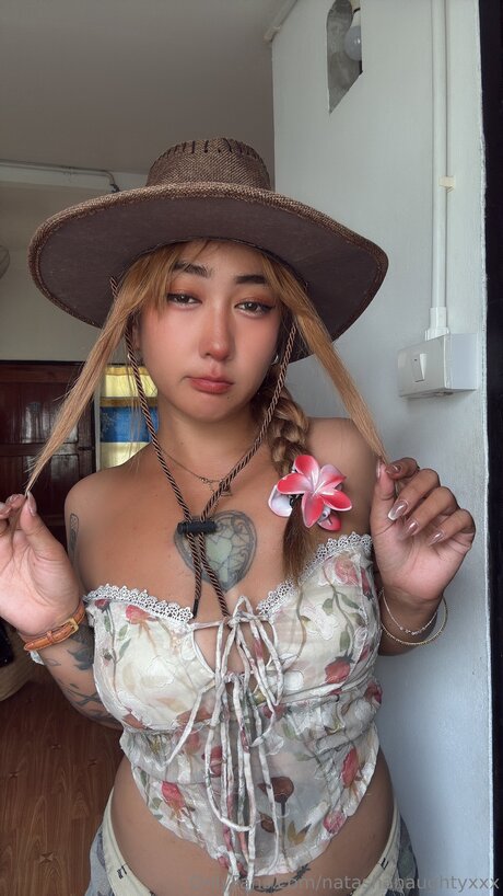 Natashanaughtyxxx model adult pics
