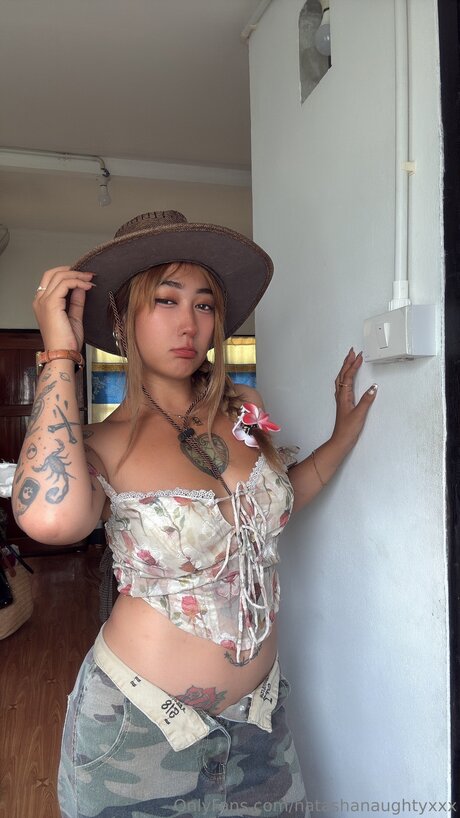 Natashanaughtyxxx star xxx image