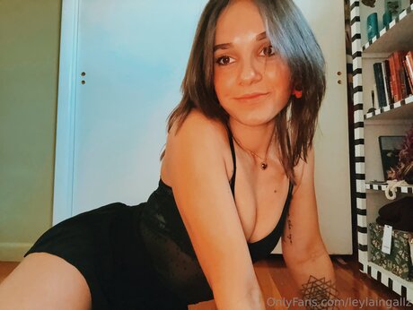 Leylaingallz hot actress archive