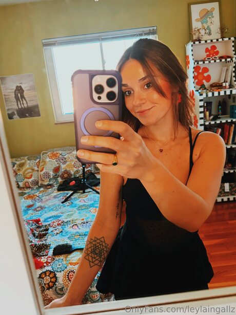 Leylaingallz art actress gallery