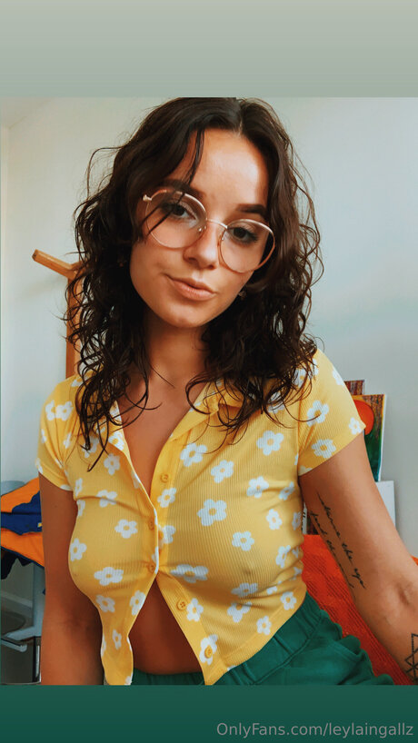 Leylaingallz nude pornstar picture