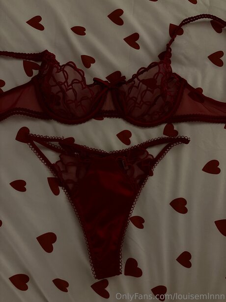 Louisemlnnn nice actress photo