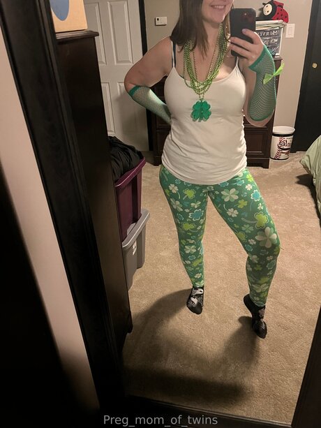 Preg Mom Of Twins nude pornstar image