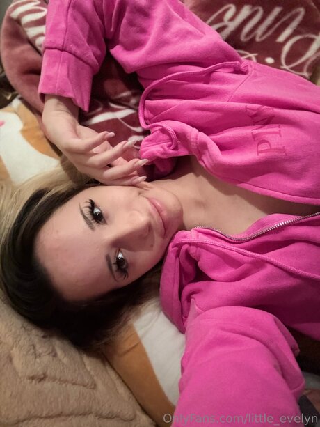 Little Evelyn top model pics