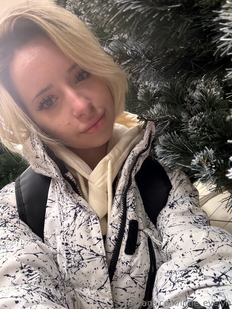 Little Evelyn beautiful actress gallery