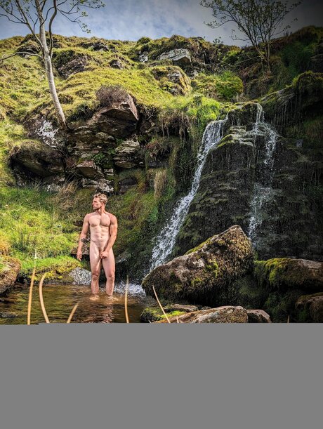 Oeyonlyfans model exclusive image