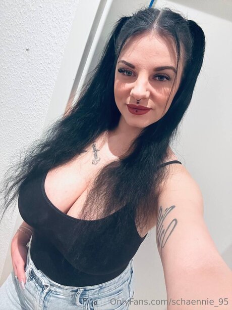 Schaennie 95 nudes pornstar photo