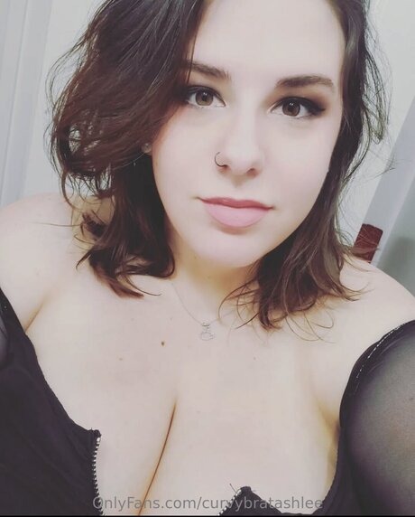 Curvybratashlee porn actress pictures