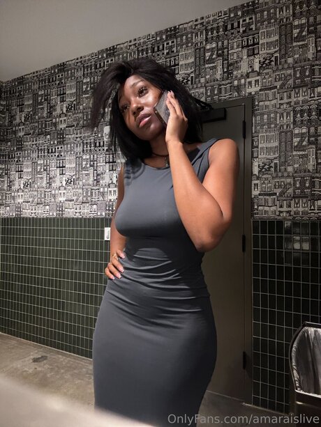 Amaraislive free pornstar pic