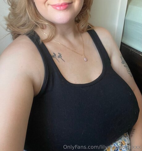 Lilymeadowsxxx pretty actress pic