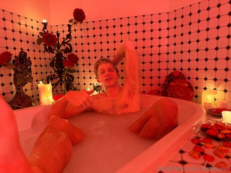 Leolouis0 star naked image