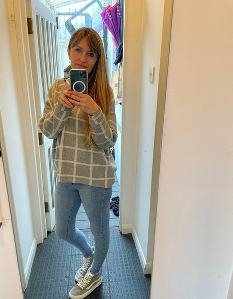 Innocent until wet beautiful actress pic