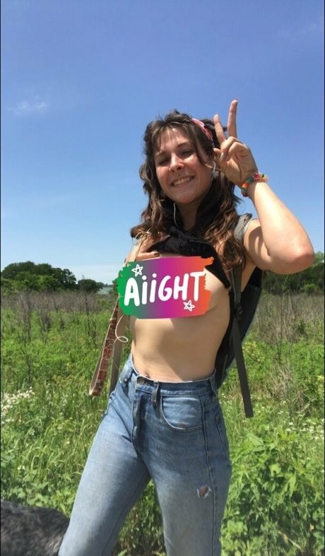 Lucyskyes pornstar nude img