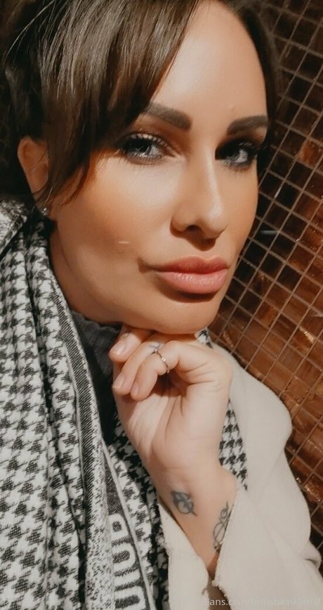 Mistress Mommy Keeley erotic star images