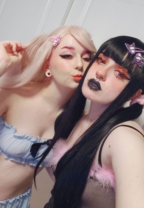 Peachie Sweetie nude star images