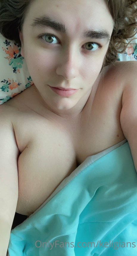 Keligian sexy model pic