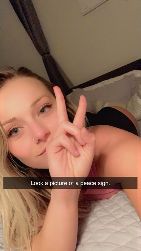 Kelly Gee pretty actress galleries