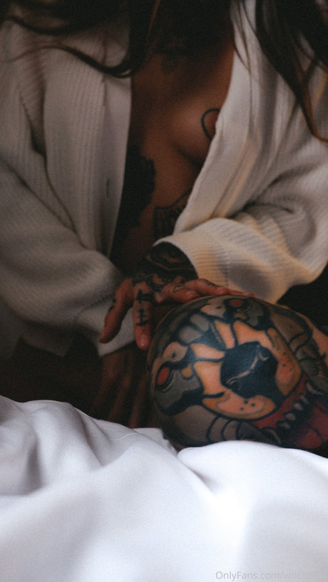 _volchara model top images