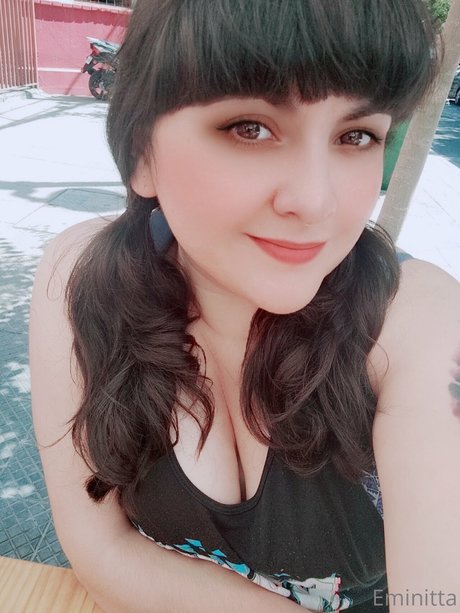 Eminitta free actress photos