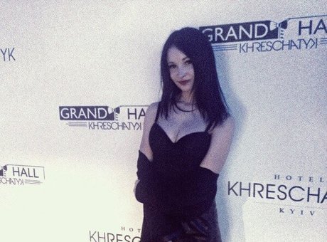 Ganja Babe model naked pictures