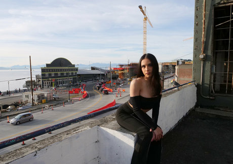 Jaybankpresents naked model pic