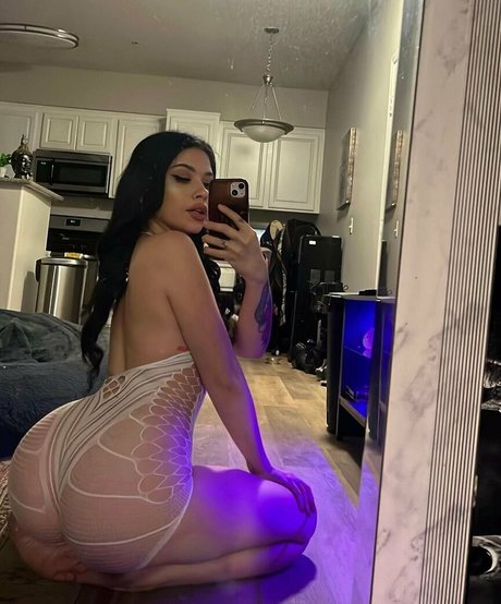 Kaleshell model nudes images