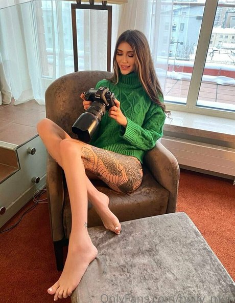 Holly Mur model nudes img