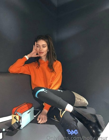 Holly Mur star art archive