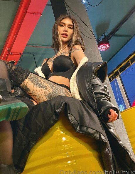 Holly Mur exclusive pornstar image