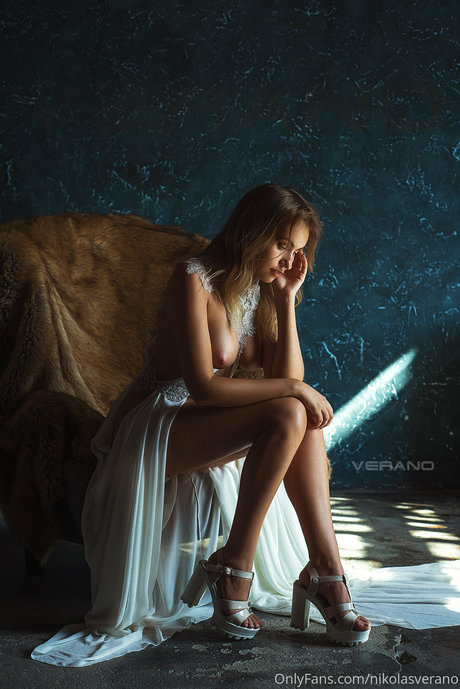 18 year old onlyfans adult pics