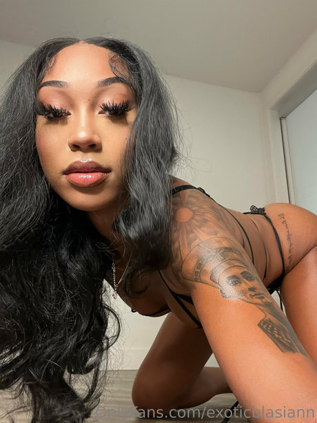 Exoticblasiann_ Quick photo