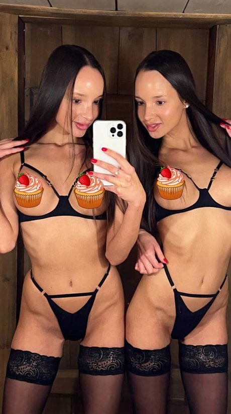 Adelalinka Twins_ pornstar pretty pics