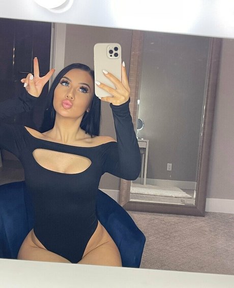 brown eyes kitty onlyfans nudes img