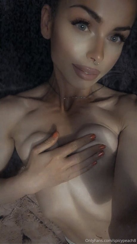 RachelLaurenGray adult model image