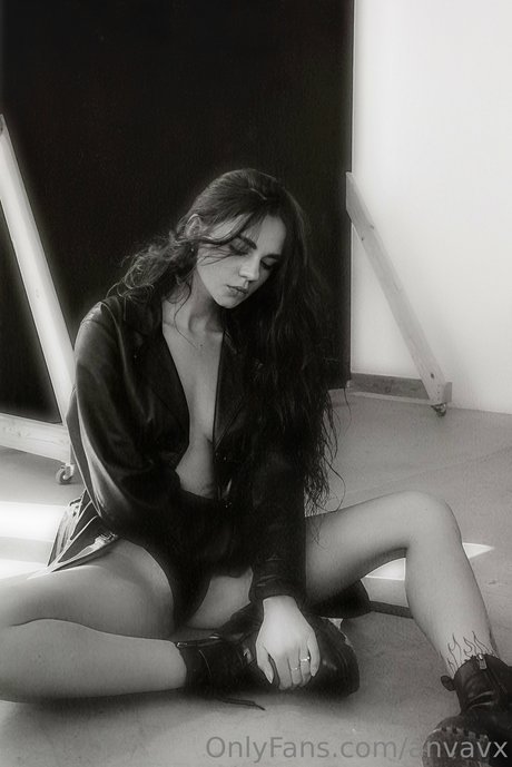 Ana Vavx pornstar naked img