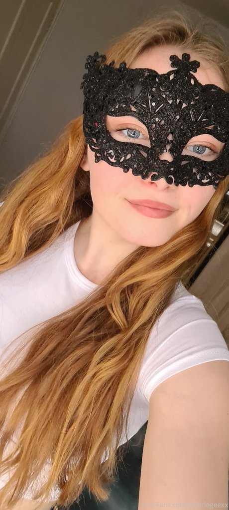 Littlegee top pornstar photo