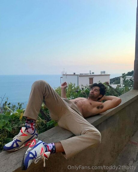 Toddy2thotty model hd picture