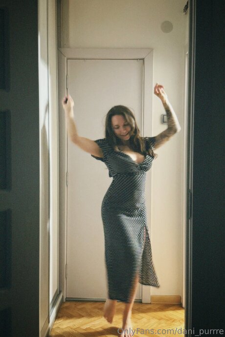 Dani Purrre naked model img